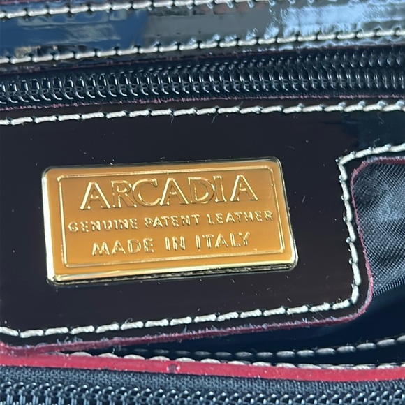 2338- Arcadia Patent Leather Crossbody Bag Made in Italy NWT - Picture 11 of 15